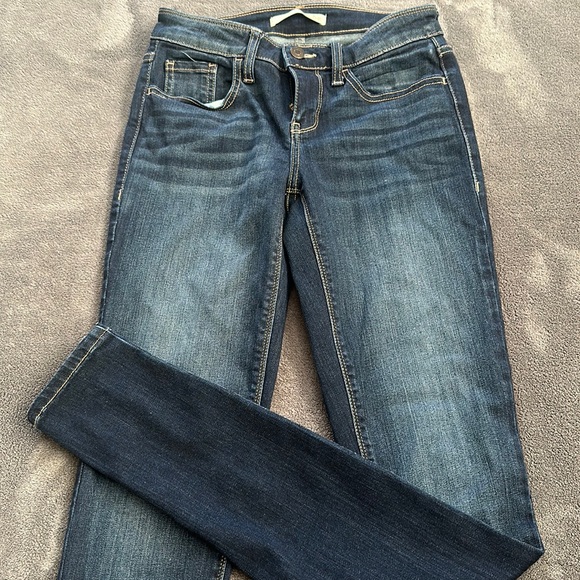 Women’s DayTrip Jeans - Picture 1 of 6
